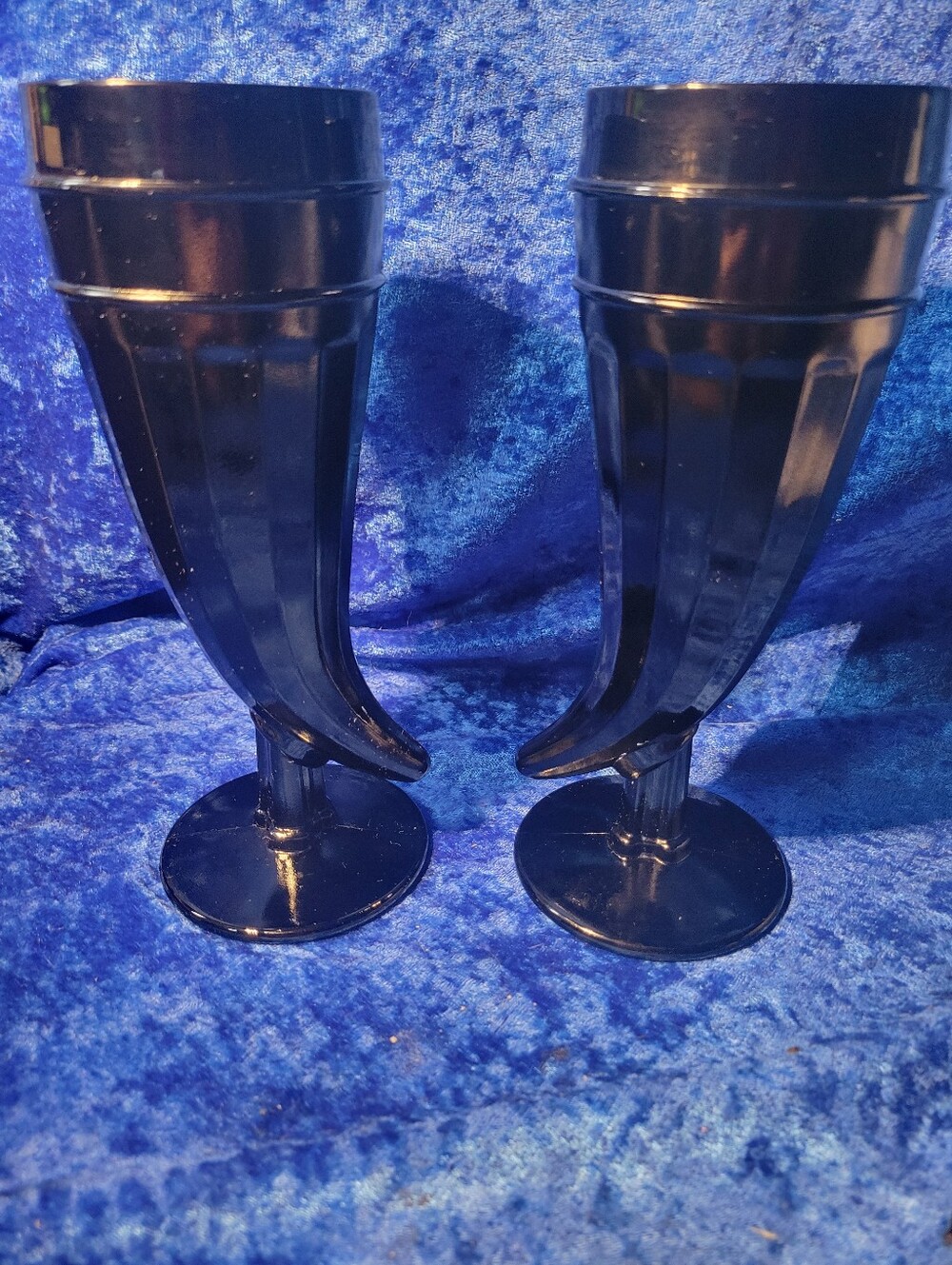 Vintage 1997 S taira Indiana Black Ametta Glass Drinking Horn Giblets. Set Of 2